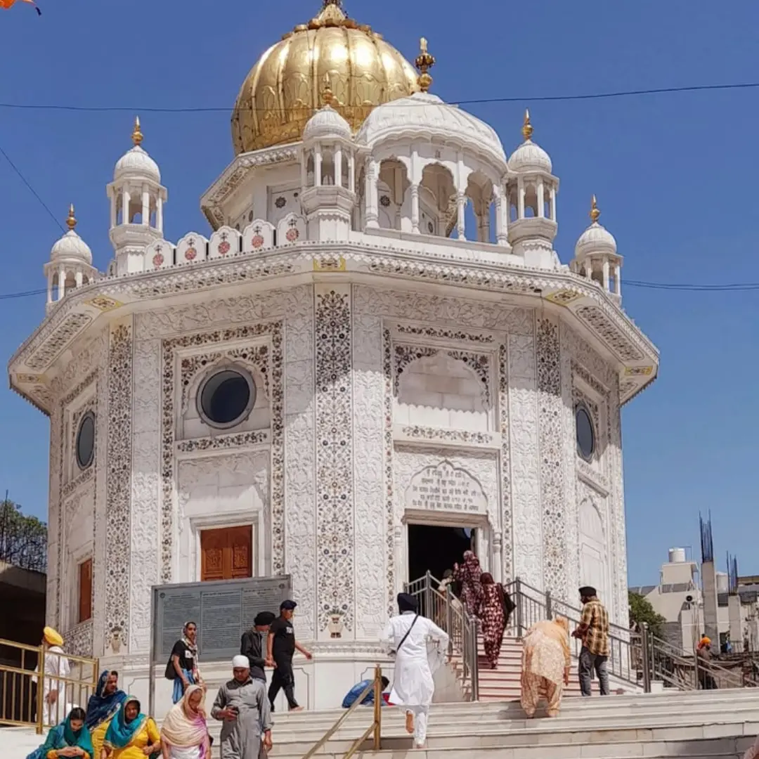 Marble home gurudwara for a dedicated prayer room